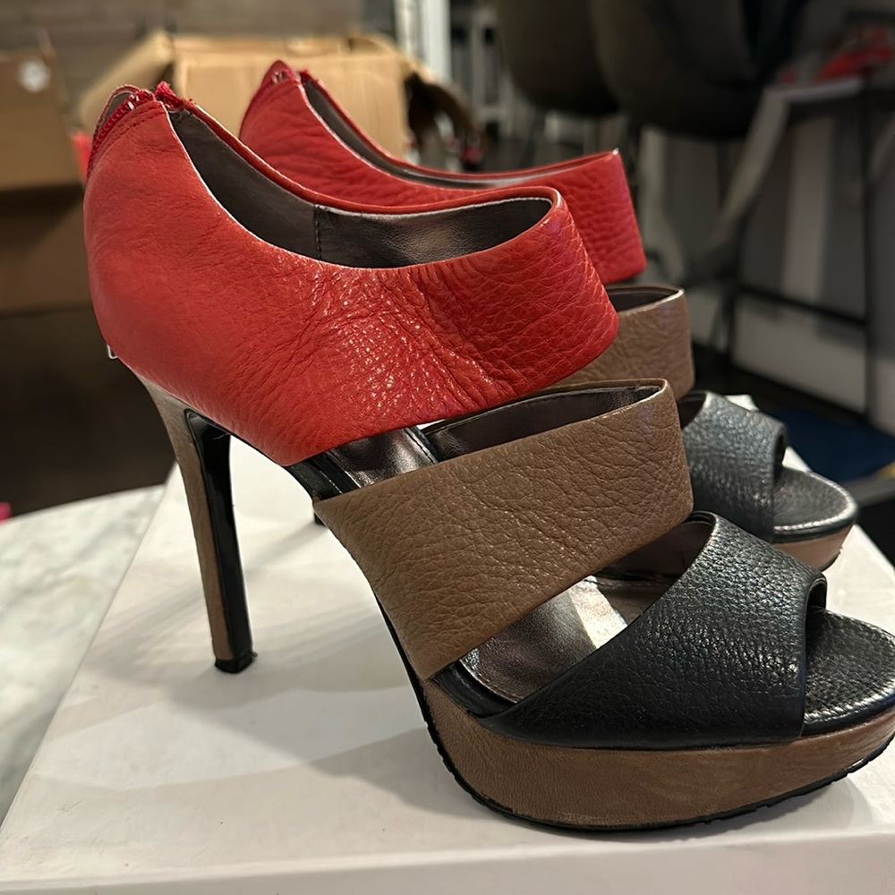 Calvin Klein Remini Platform Heel-Size 6